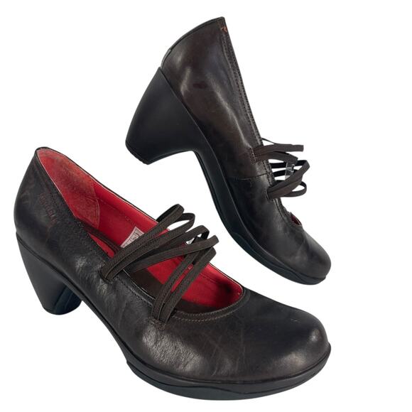 Merrell Chocolate Heels with Scarlet Interior - Picture 14 of 14